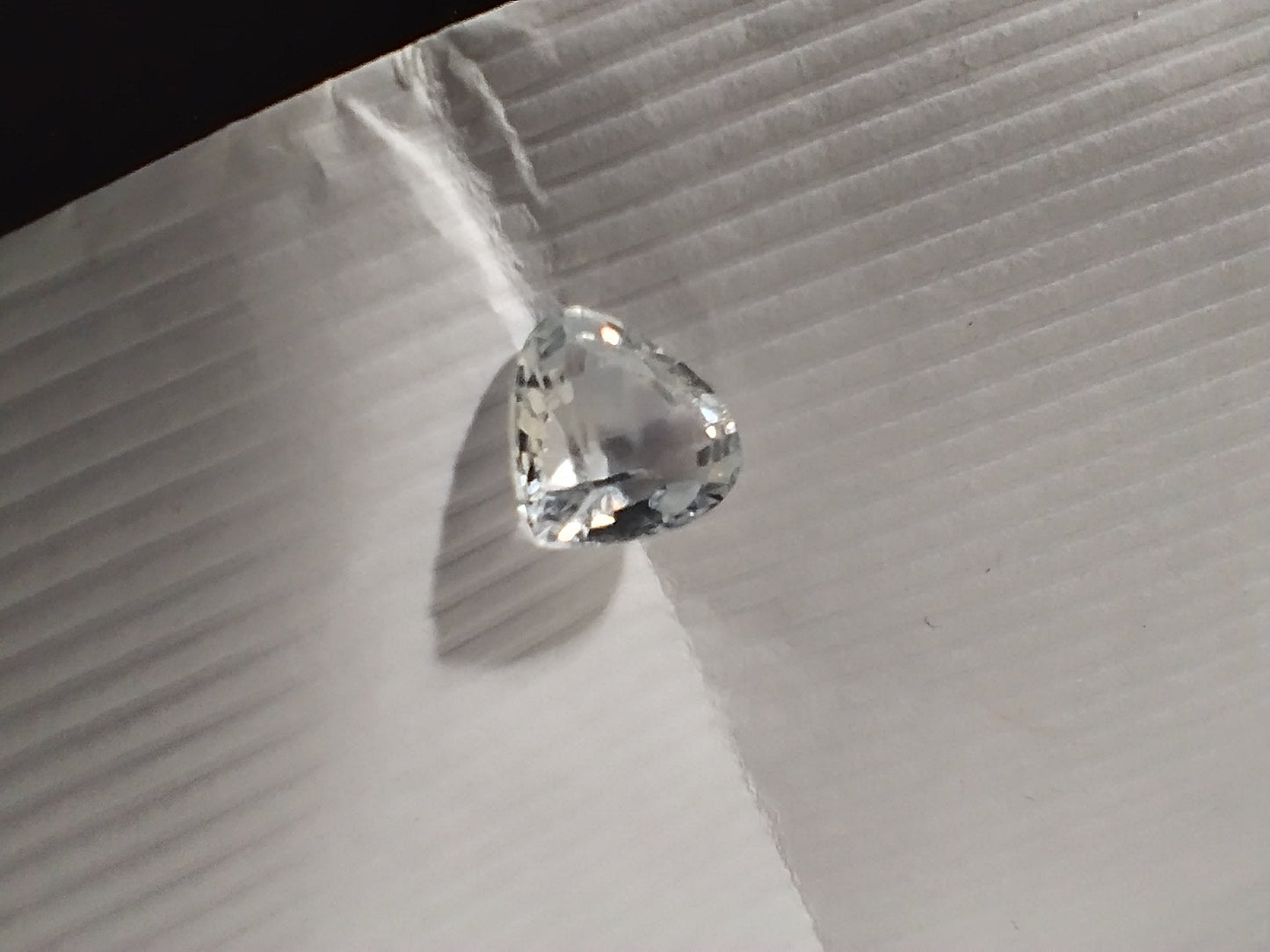 Saphir Incolore Naturel - 1.77 Carat (Certifié ALGT)